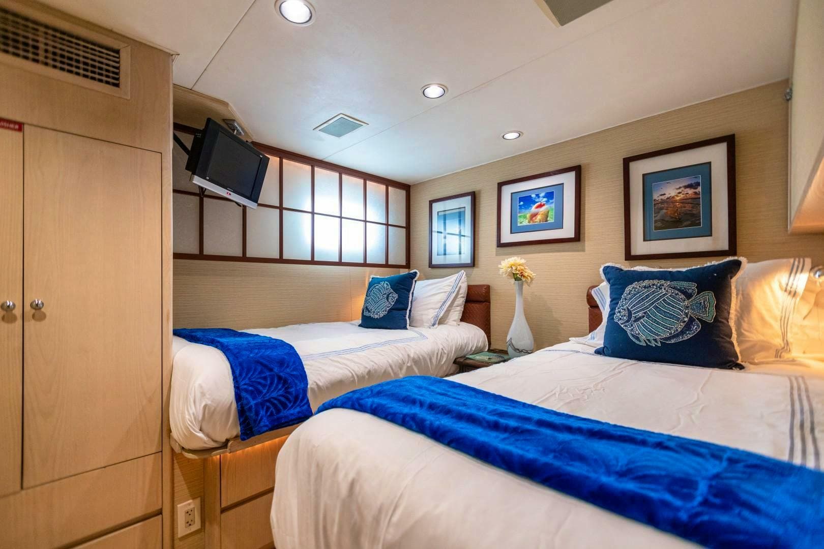 1991 Broward Custom — photo 61