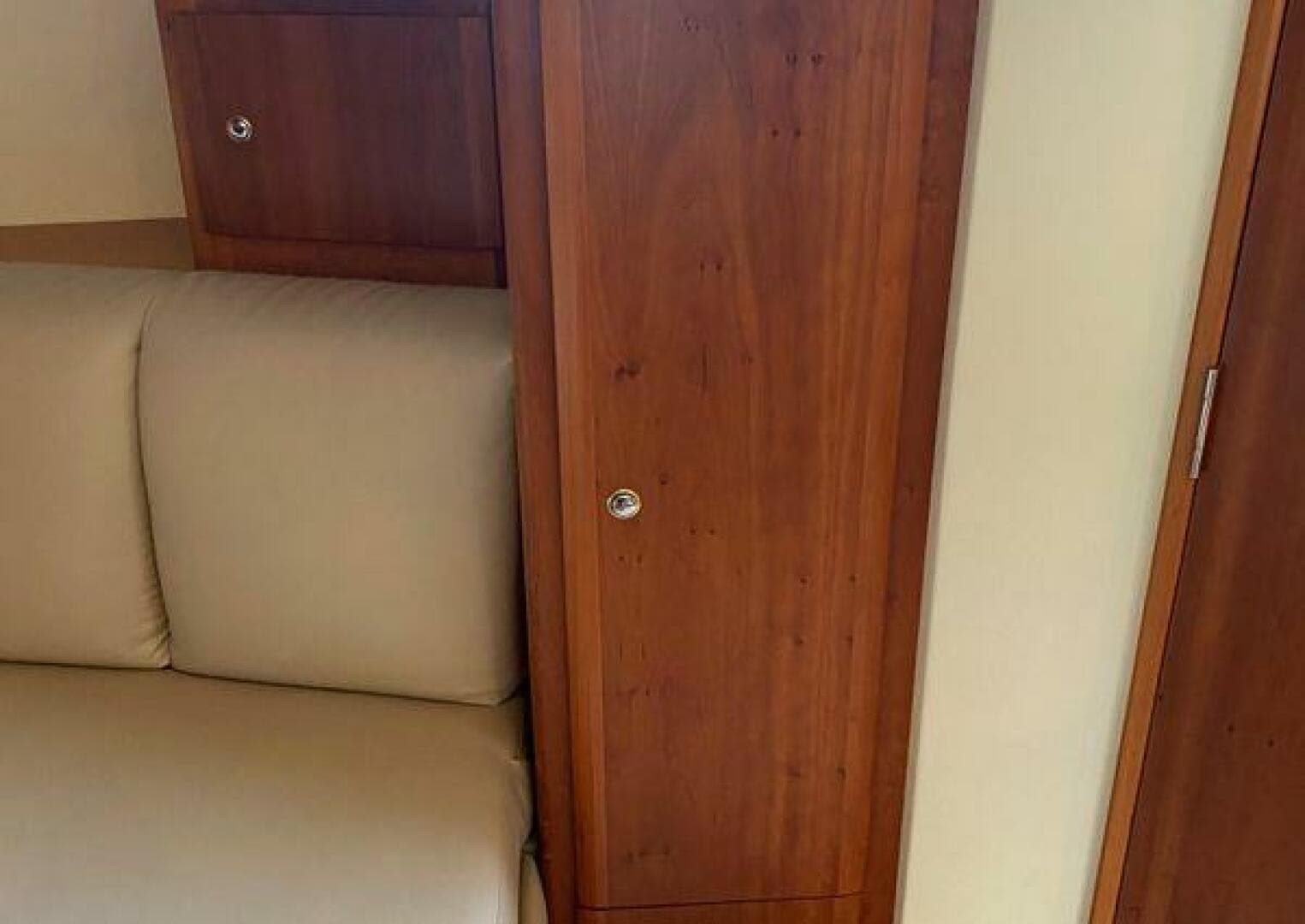 2002 Silverton 330 Sport Bridge — photo 20