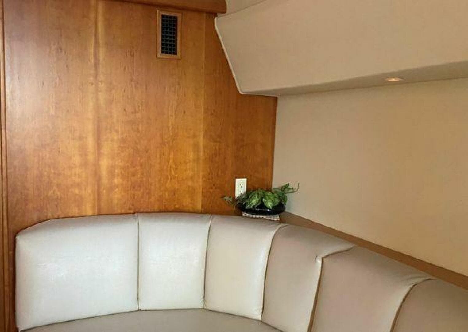 2002 Silverton 330 Sport Bridge — photo 21