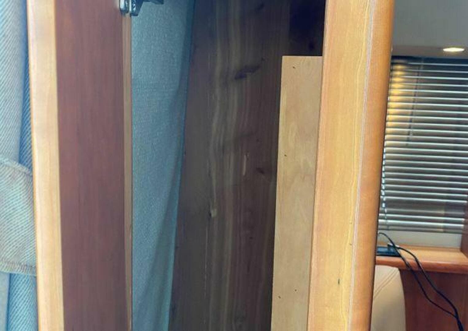 2002 Silverton 330 Sport Bridge — photo 15