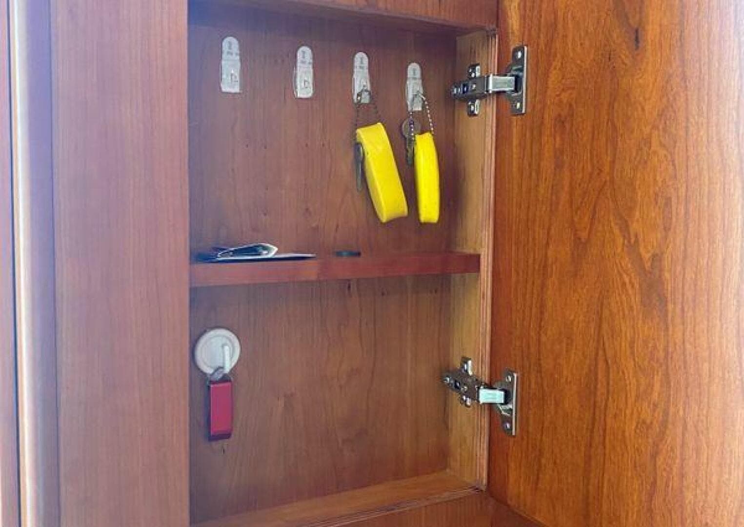 2002 Silverton 330 Sport Bridge — photo 23