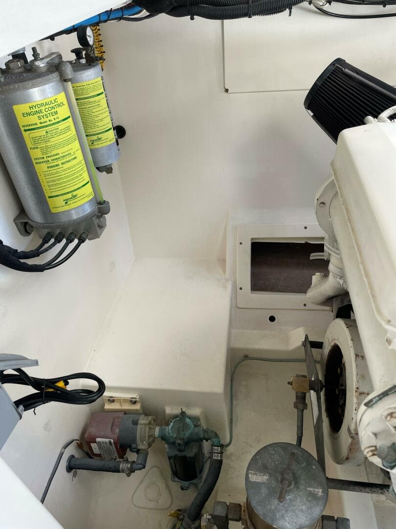 2001 Cabo Express — photo 31