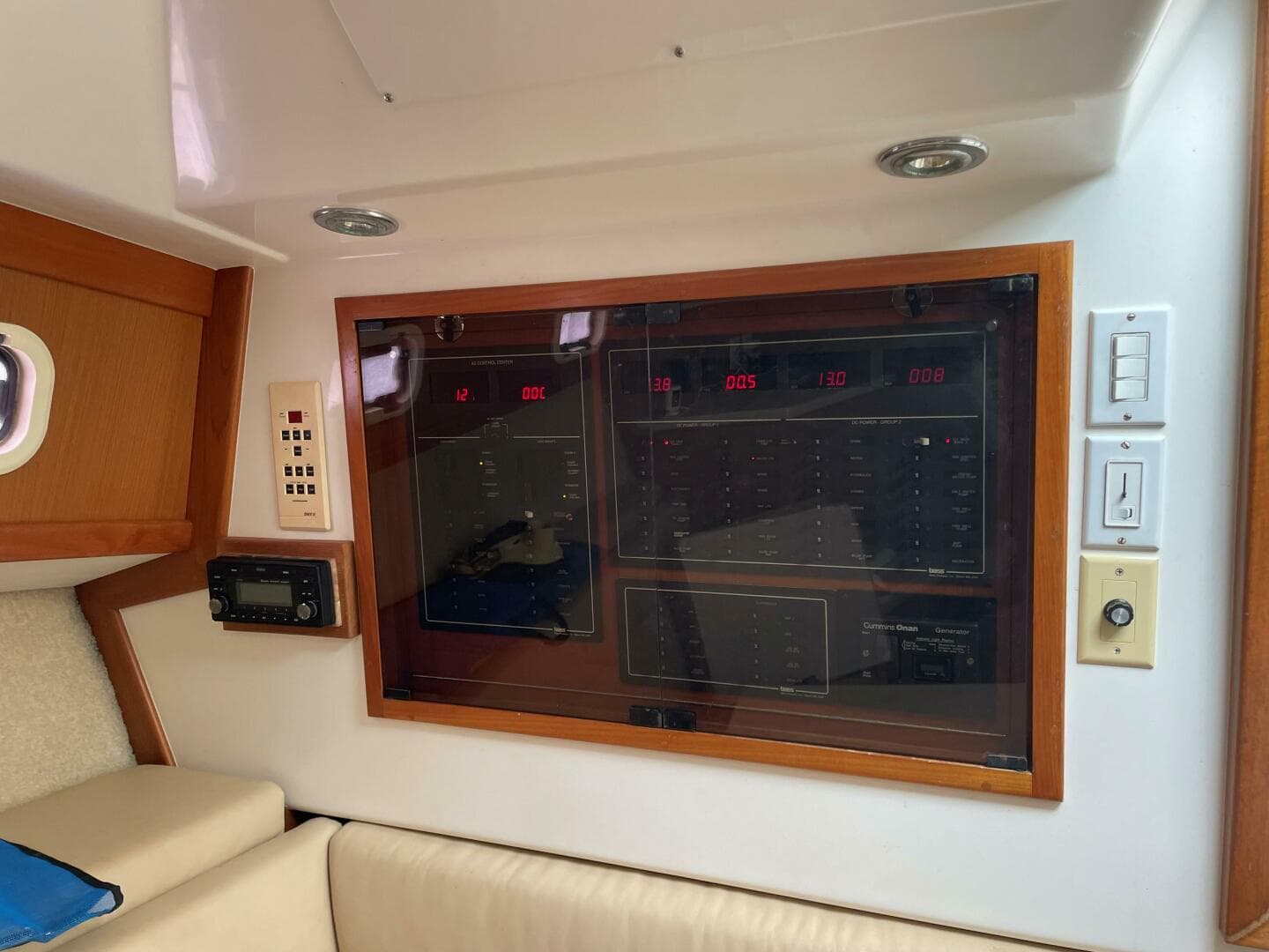 2001 Cabo Express — photo 25