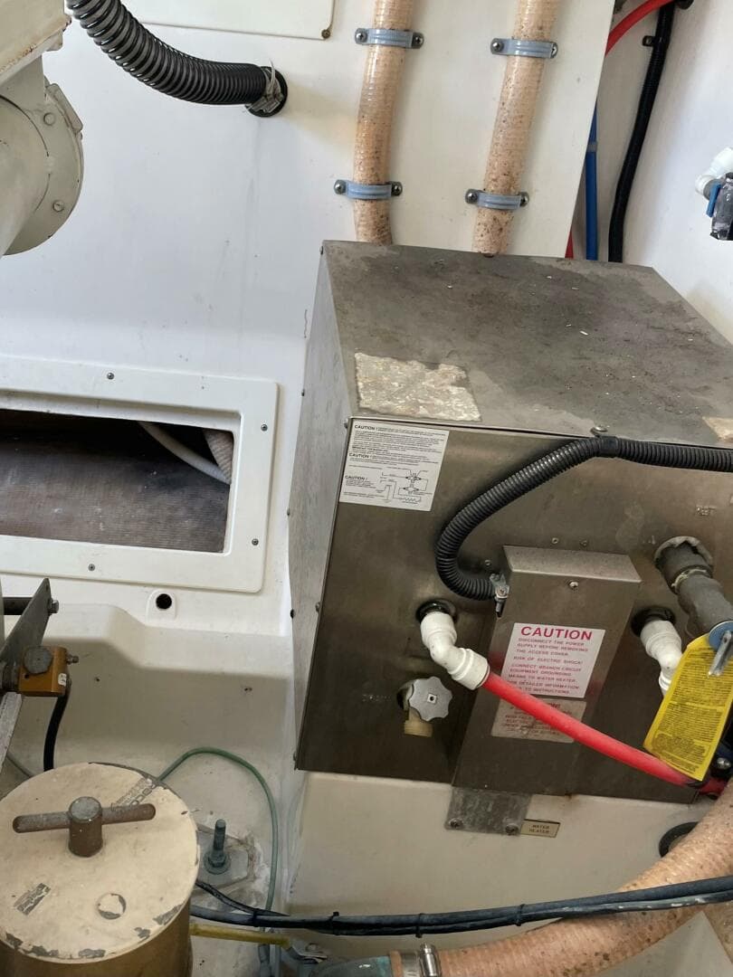 2001 Cabo Express — photo 32