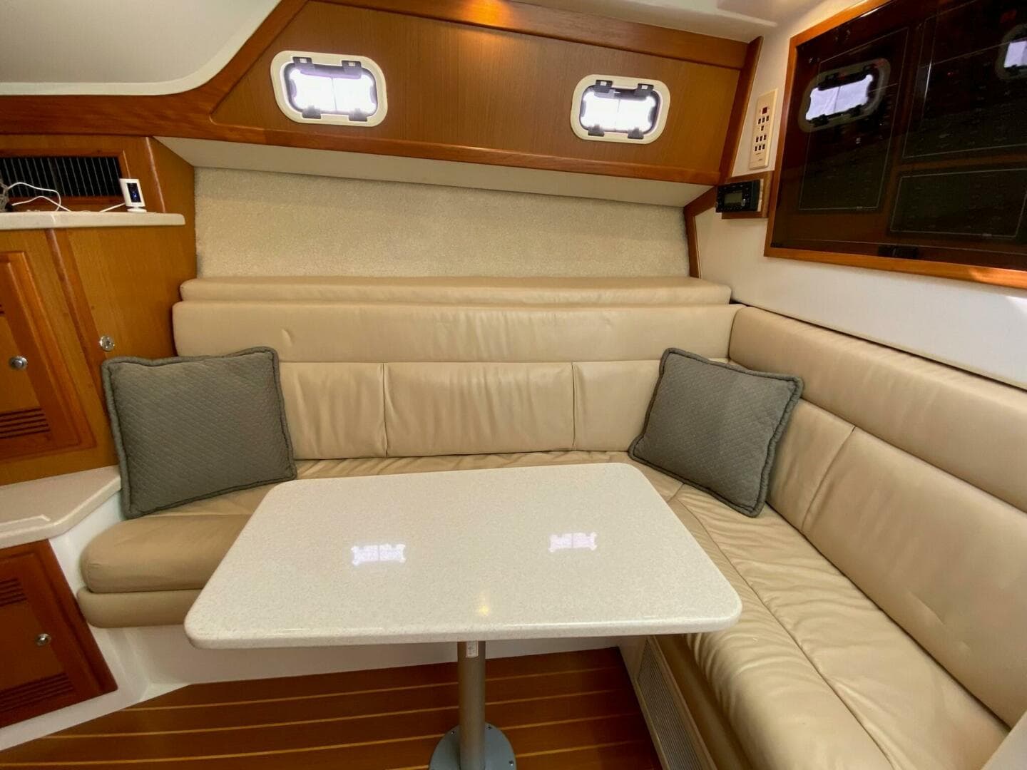 2001 Cabo Express — photo 23