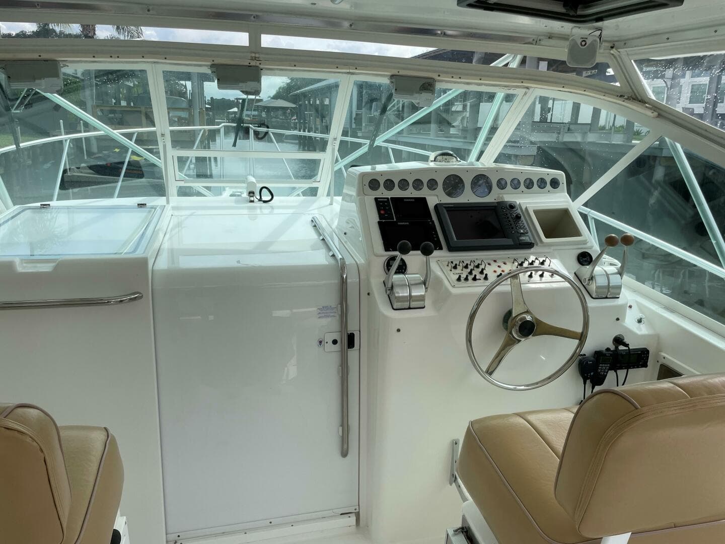 2001 Cabo Express — photo 17