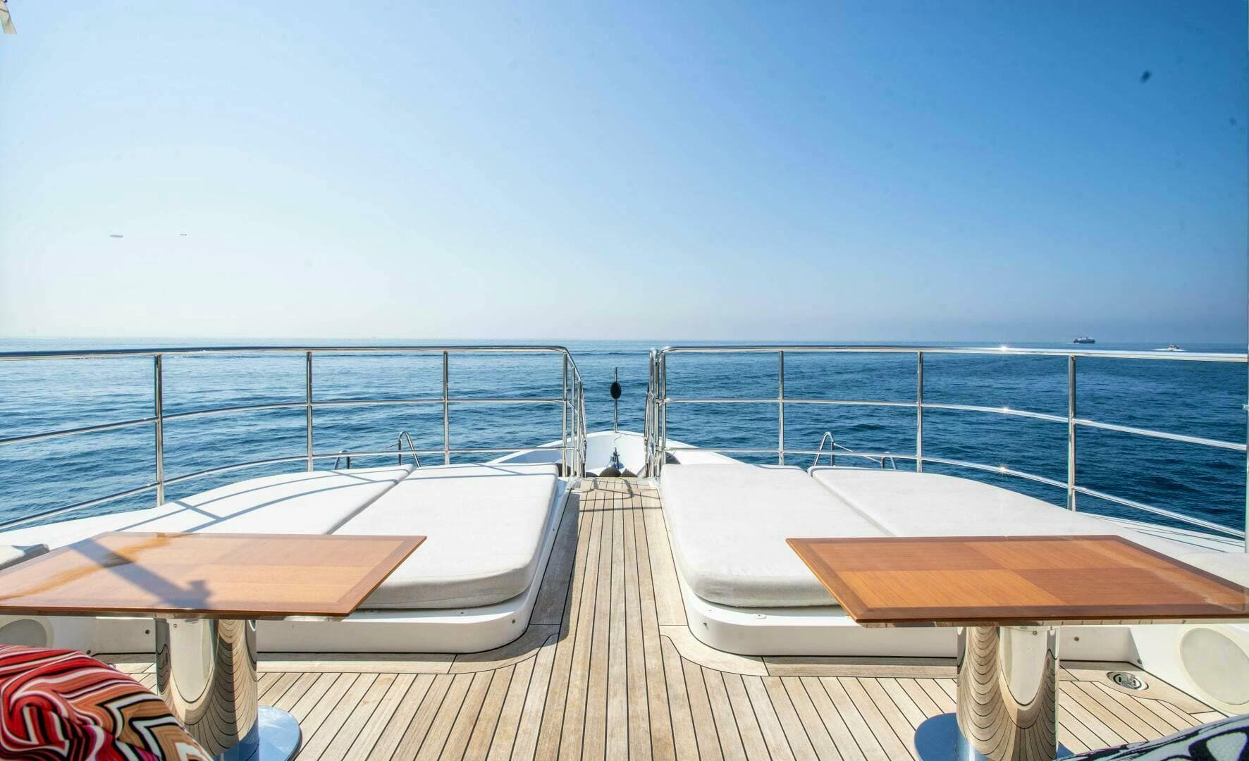 2015 Benetti Classic 121 — photo 21