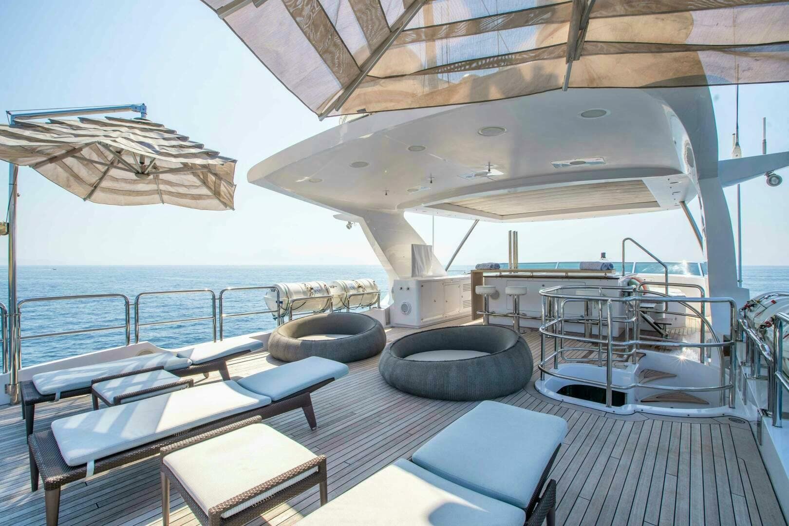 2015 Benetti Classic 121 — photo 16
