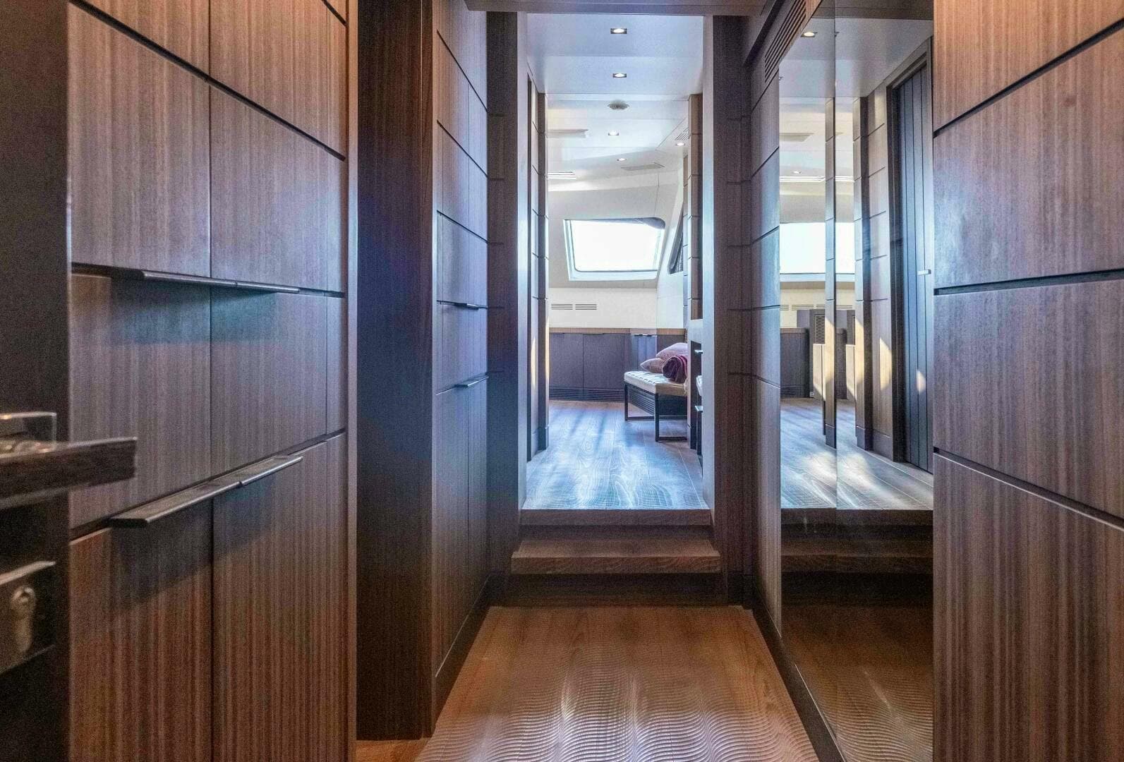 2015 Benetti Classic 121 — photo 31