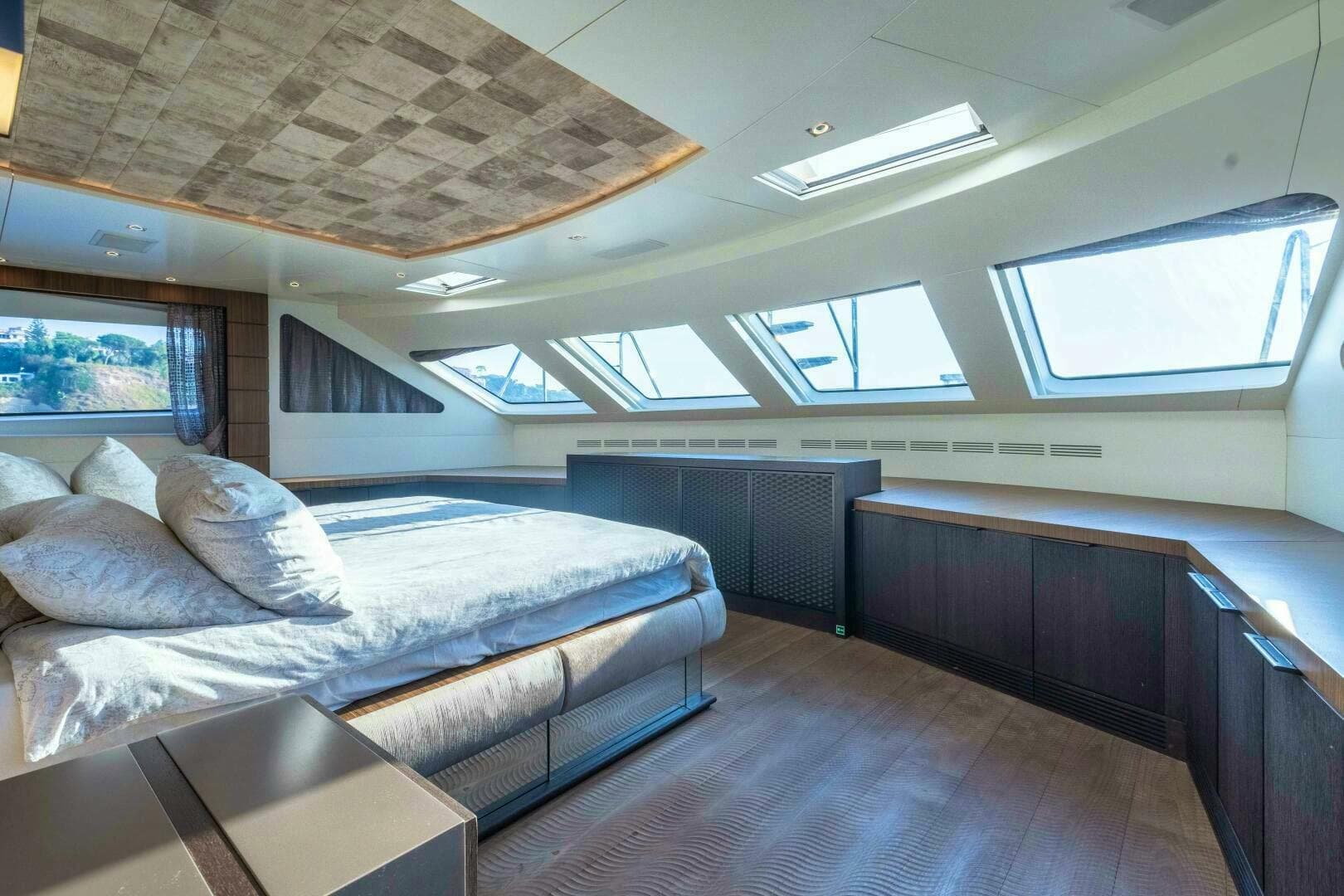 2015 Benetti Classic 121 — photo 33