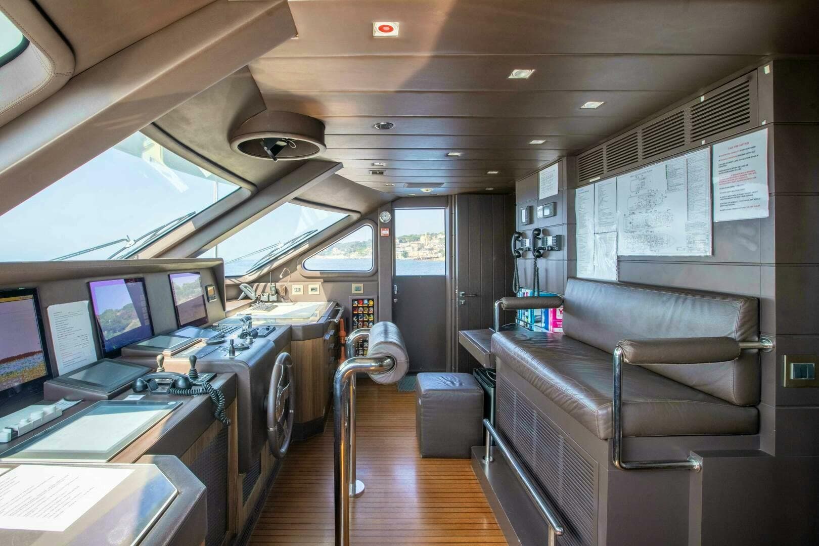 2015 Benetti Classic 121 — photo 48