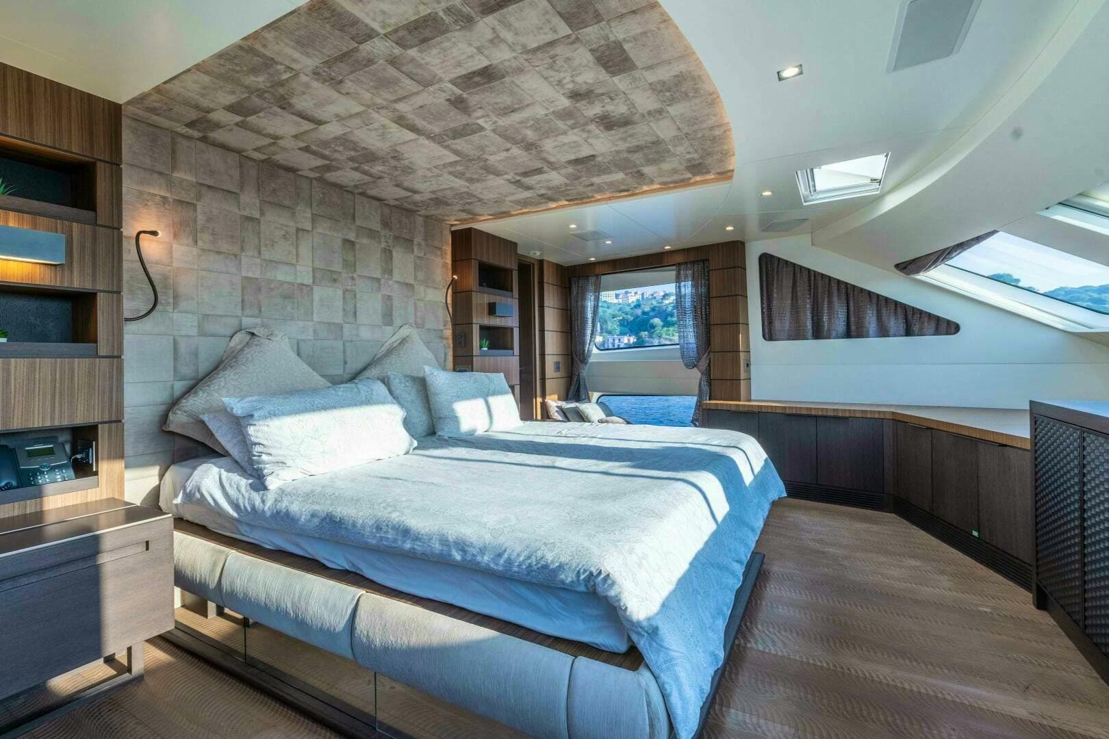 2015 Benetti Classic 121 — photo 34