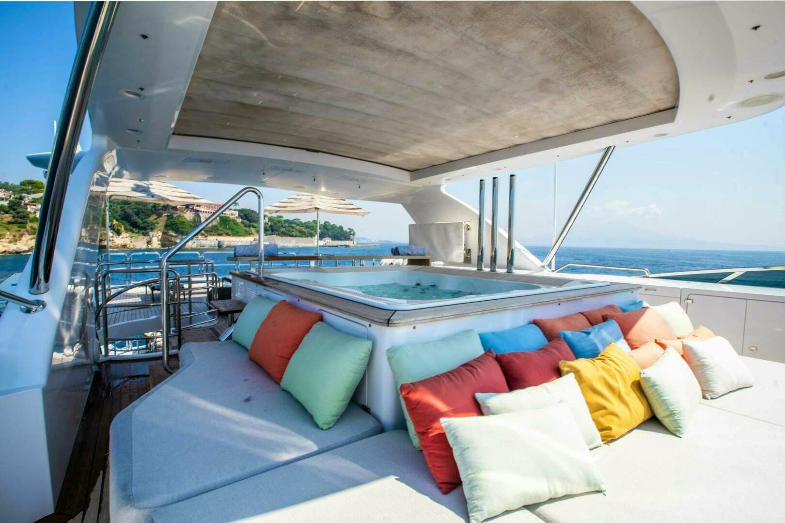 2015 Benetti Classic 121 — photo 15