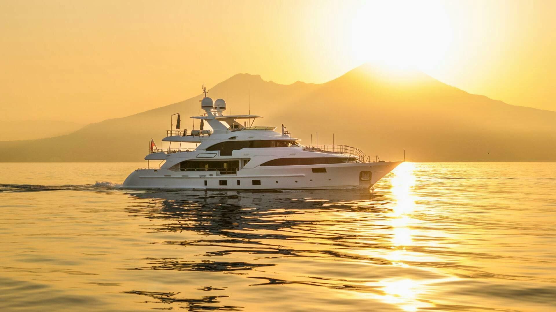 2015 Benetti Classic 121 — photo 2