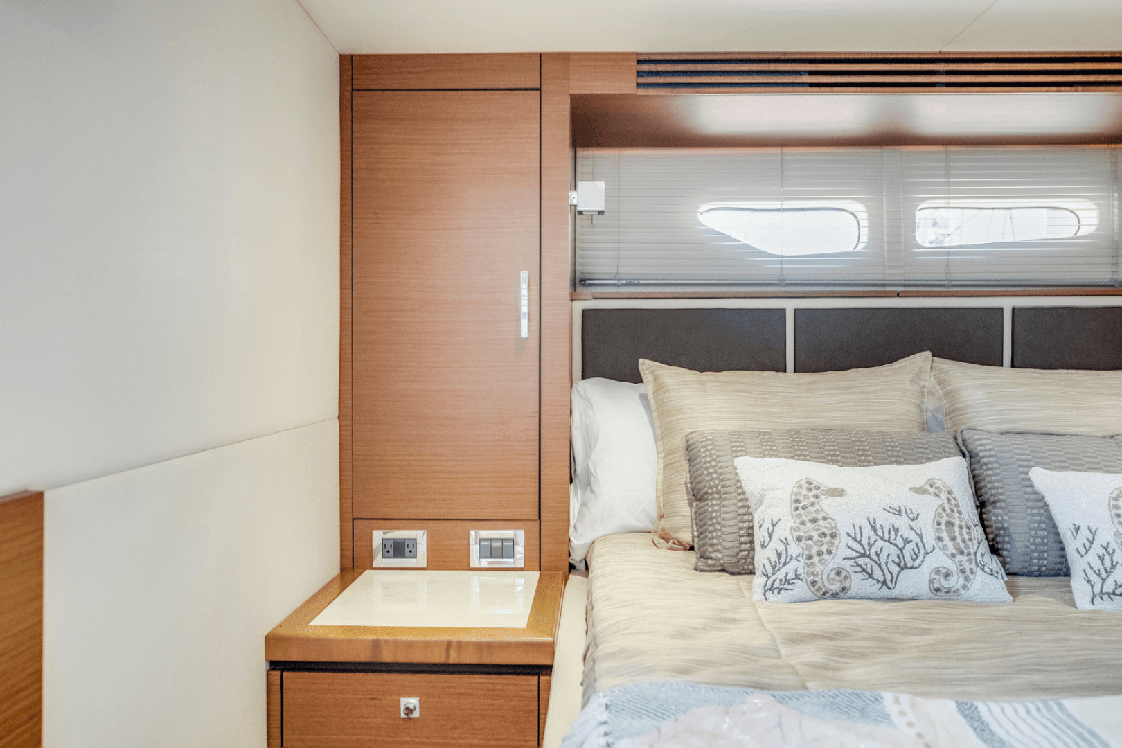 2013 Sea Ray 510 Sundancer — photo 35