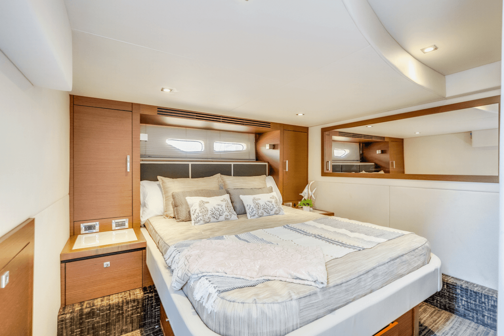 2013 Sea Ray 510 Sundancer — photo 33