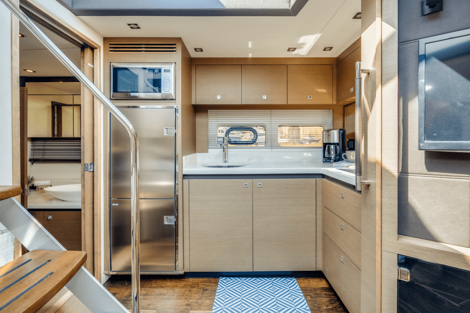 2013 Sea Ray 510 Sundancer — photo 47