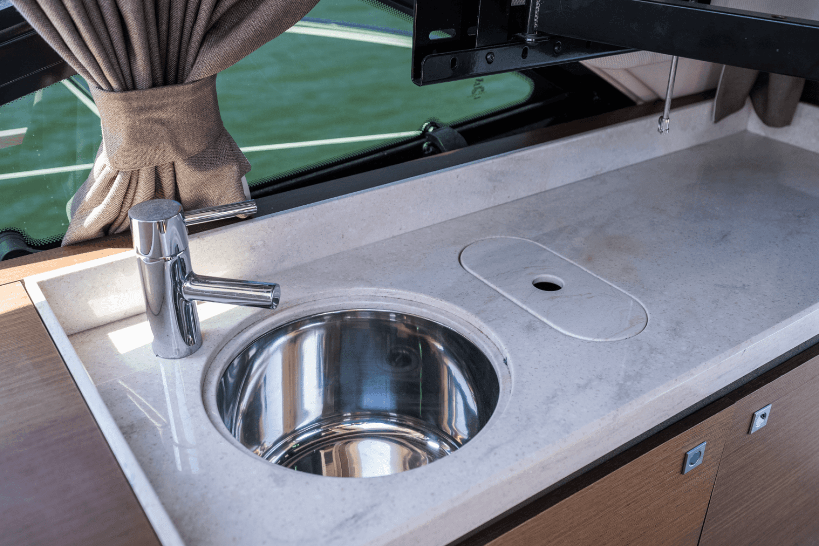 2013 Sea Ray 510 Sundancer — photo 10