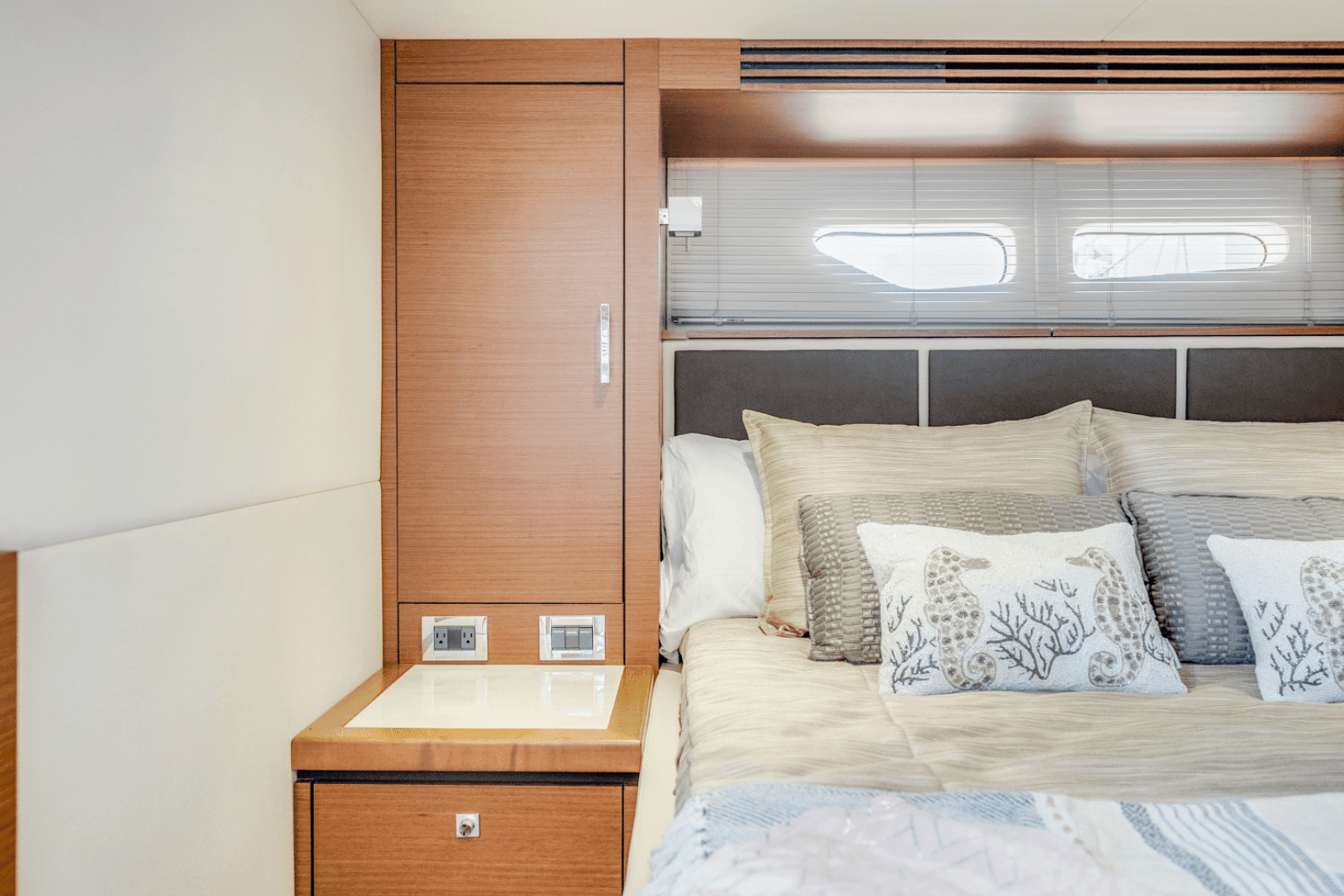 2013 Sea Ray 510 Sundancer — photo 34