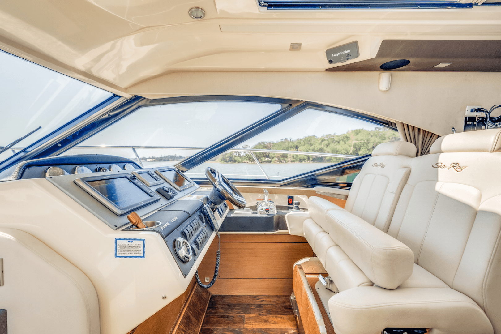 2013 Sea Ray 510 Sundancer — photo 64