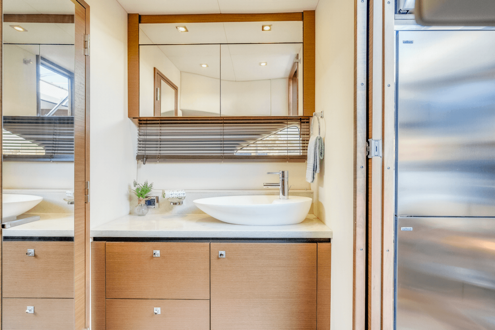 2013 Sea Ray 510 Sundancer — photo 37