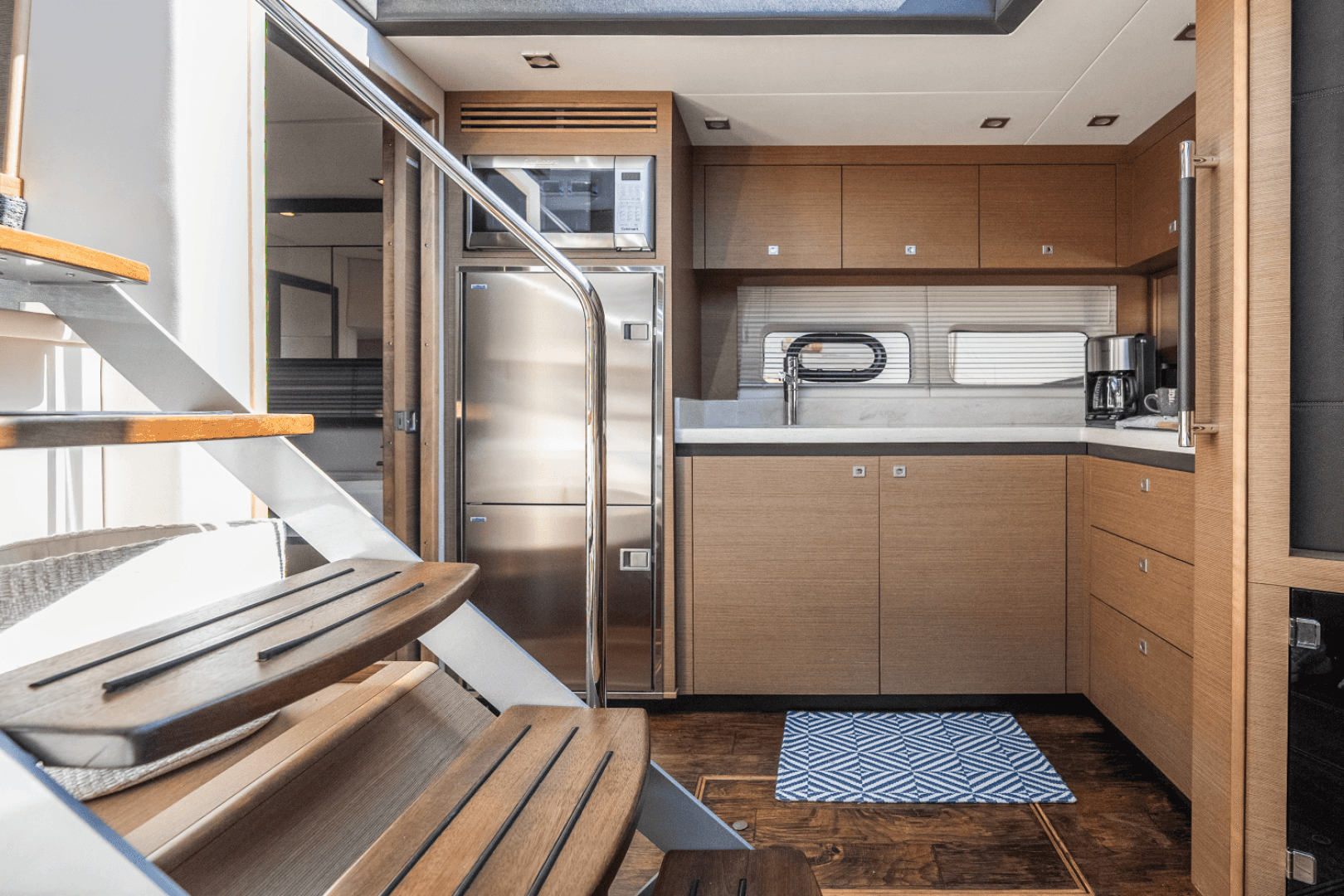 2013 Sea Ray 510 Sundancer — photo 22