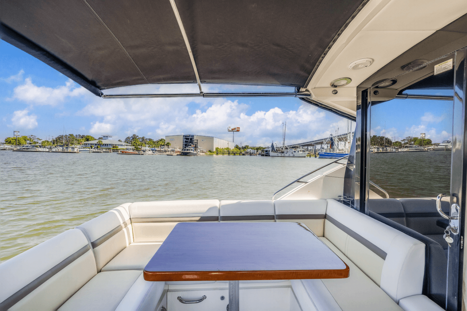 2013 Sea Ray 510 Sundancer — photo 79