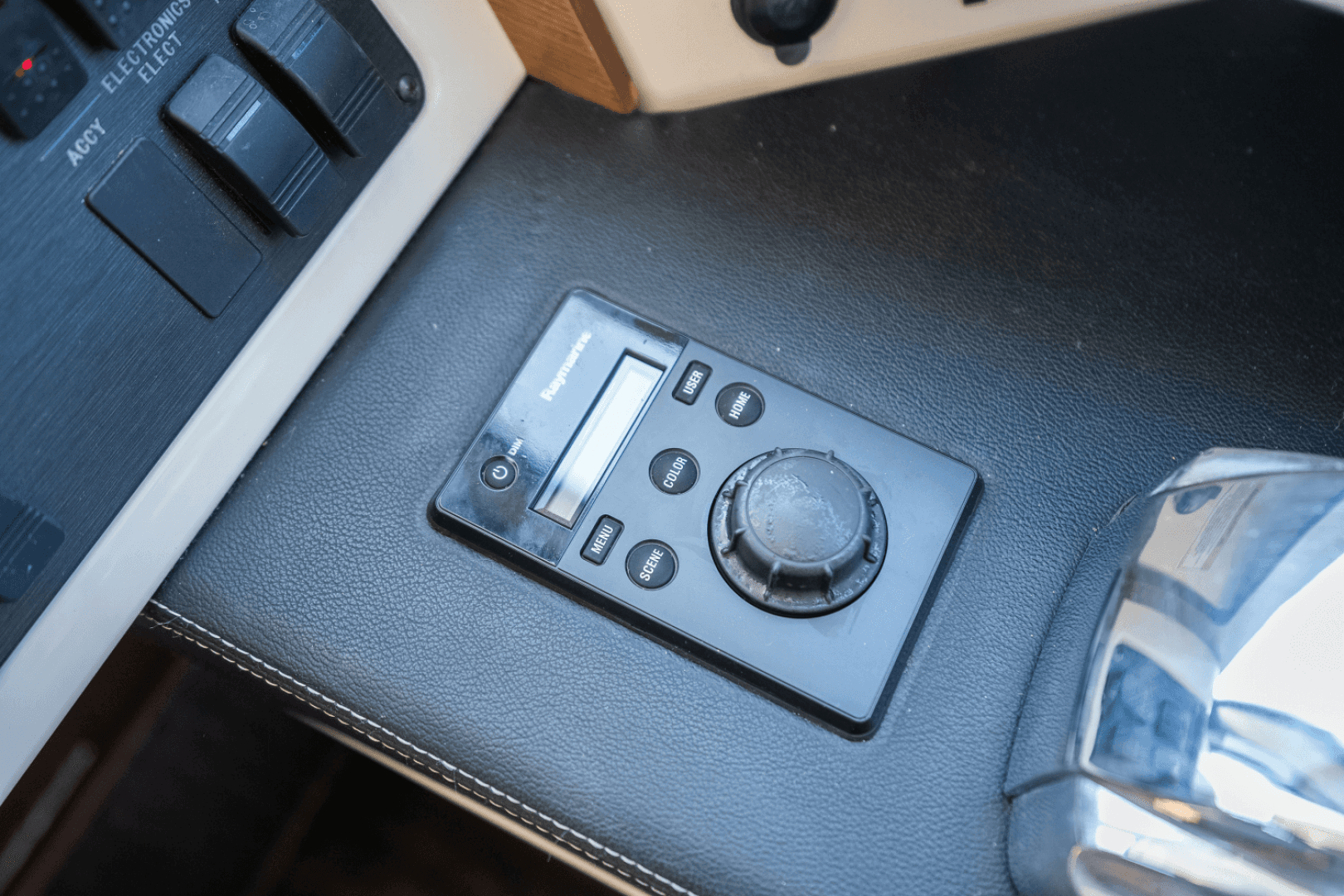 2013 Sea Ray 510 Sundancer — photo 16