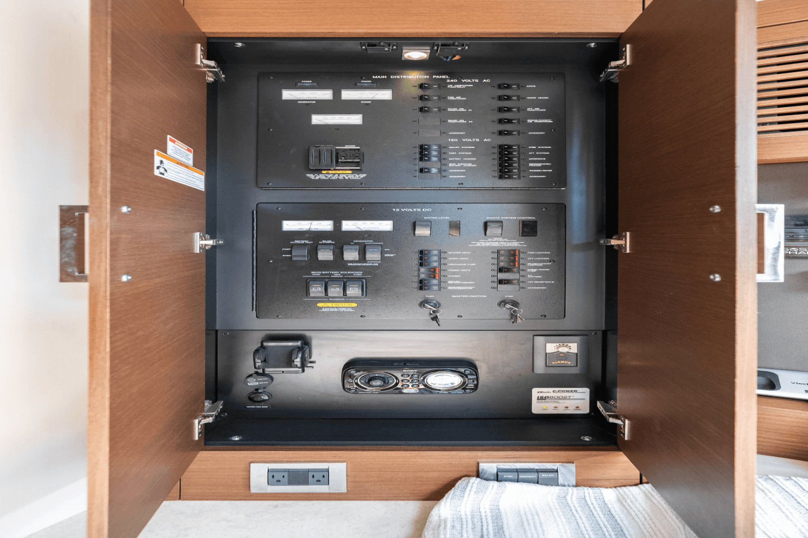 2013 Sea Ray 510 Sundancer — photo 11