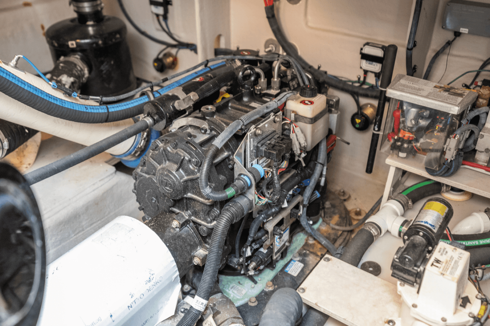 2013 Sea Ray 510 Sundancer — photo 29