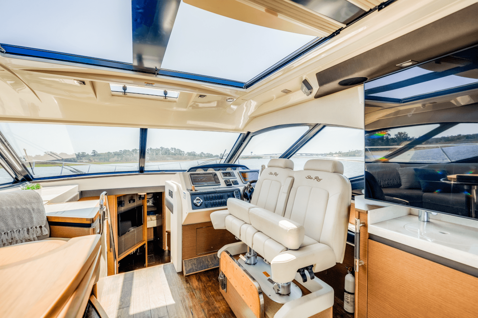 2013 Sea Ray 510 Sundancer — photo 71