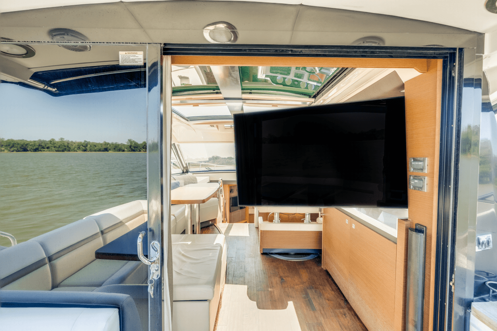 2013 Sea Ray 510 Sundancer — photo 65