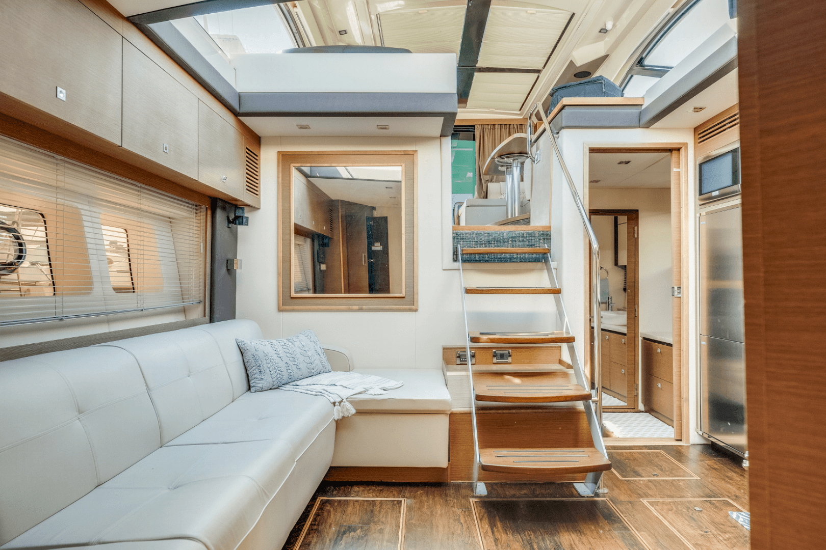 2013 Sea Ray 510 Sundancer — photo 32