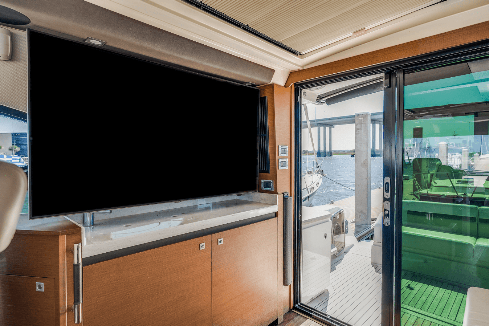 2013 Sea Ray 510 Sundancer — photo 56