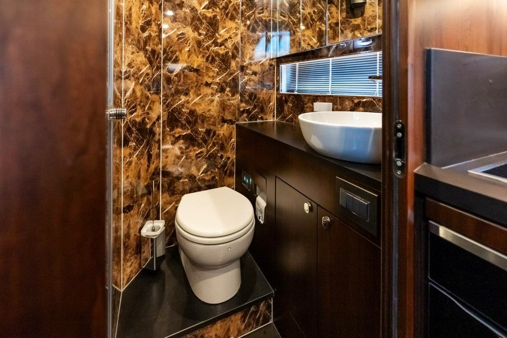 2019 Fairline — photo 18