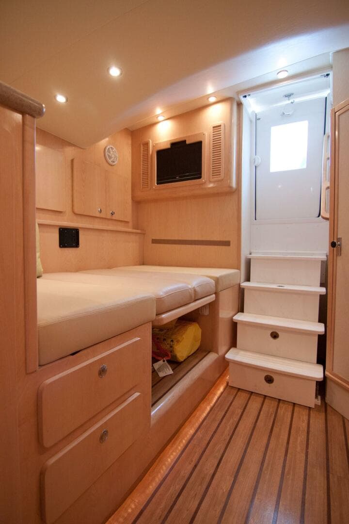 2009 Out Island 38 Custom Express — photo 26