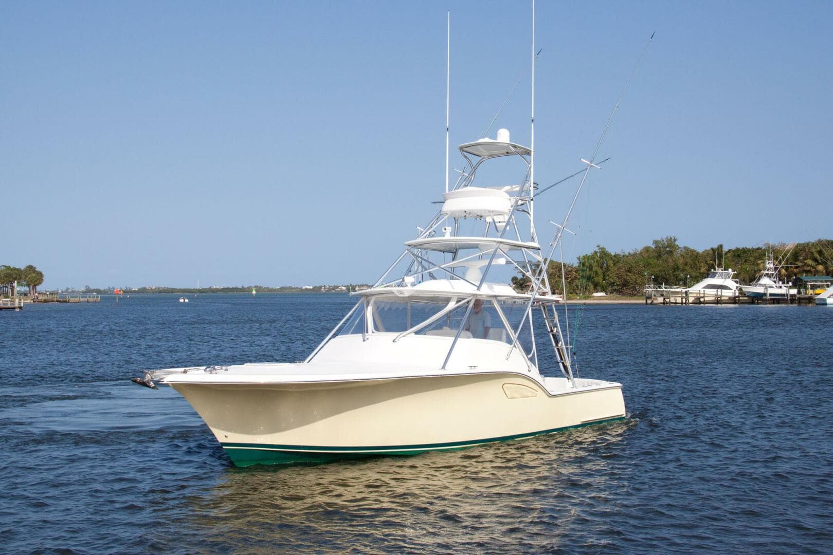 2009 Out Island 38 Custom Express — photo 4