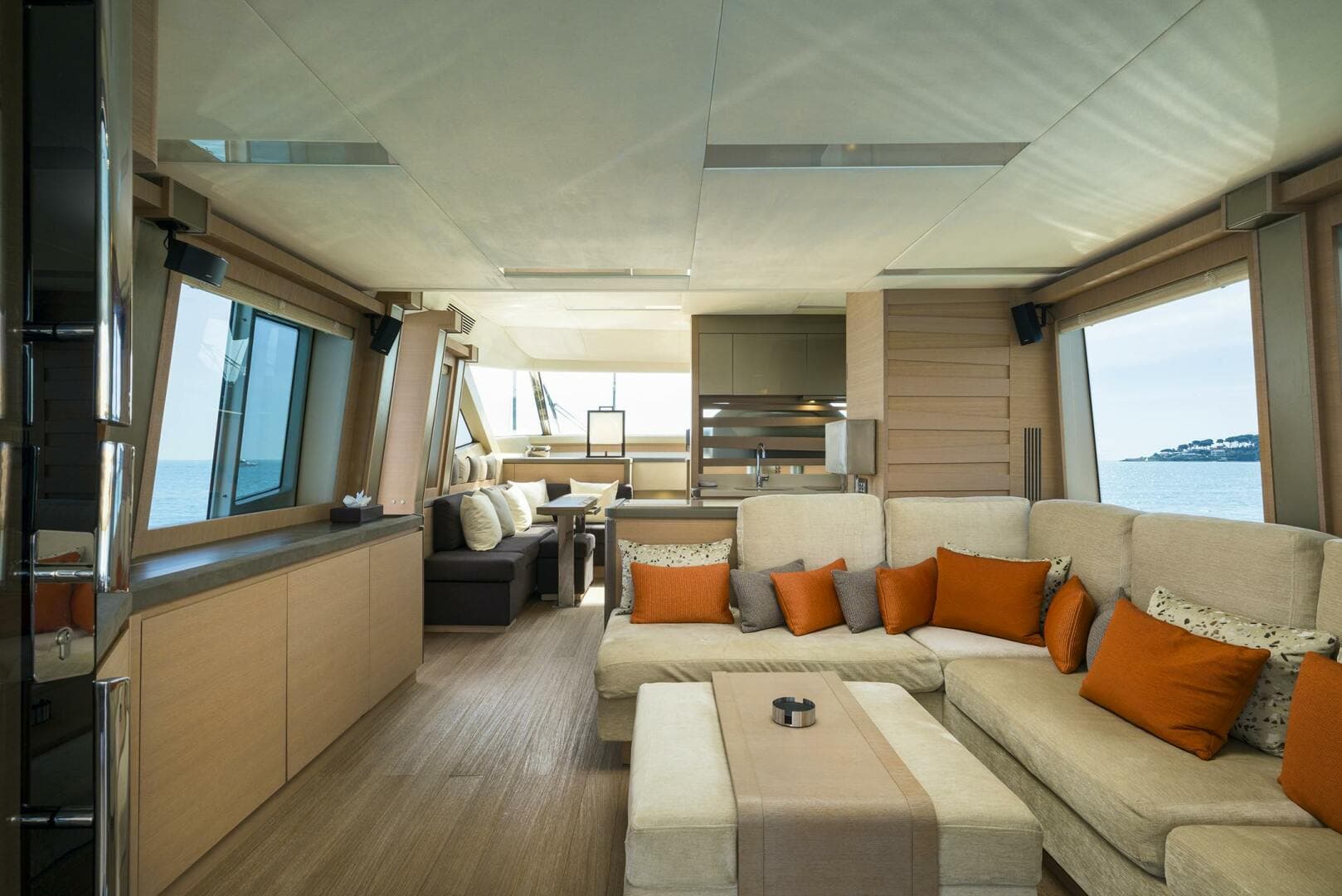 2016 Monte Carlo Yachts Custom — photo 13