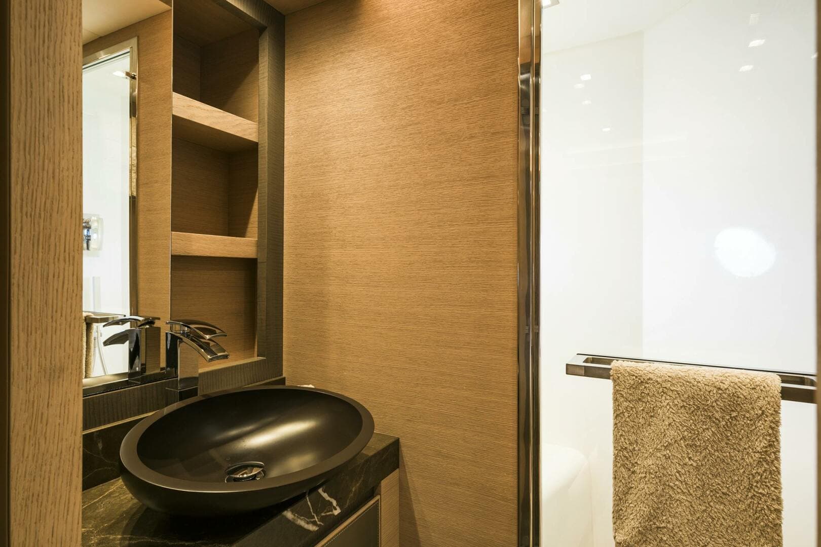 2016 Monte Carlo Yachts Custom — photo 21