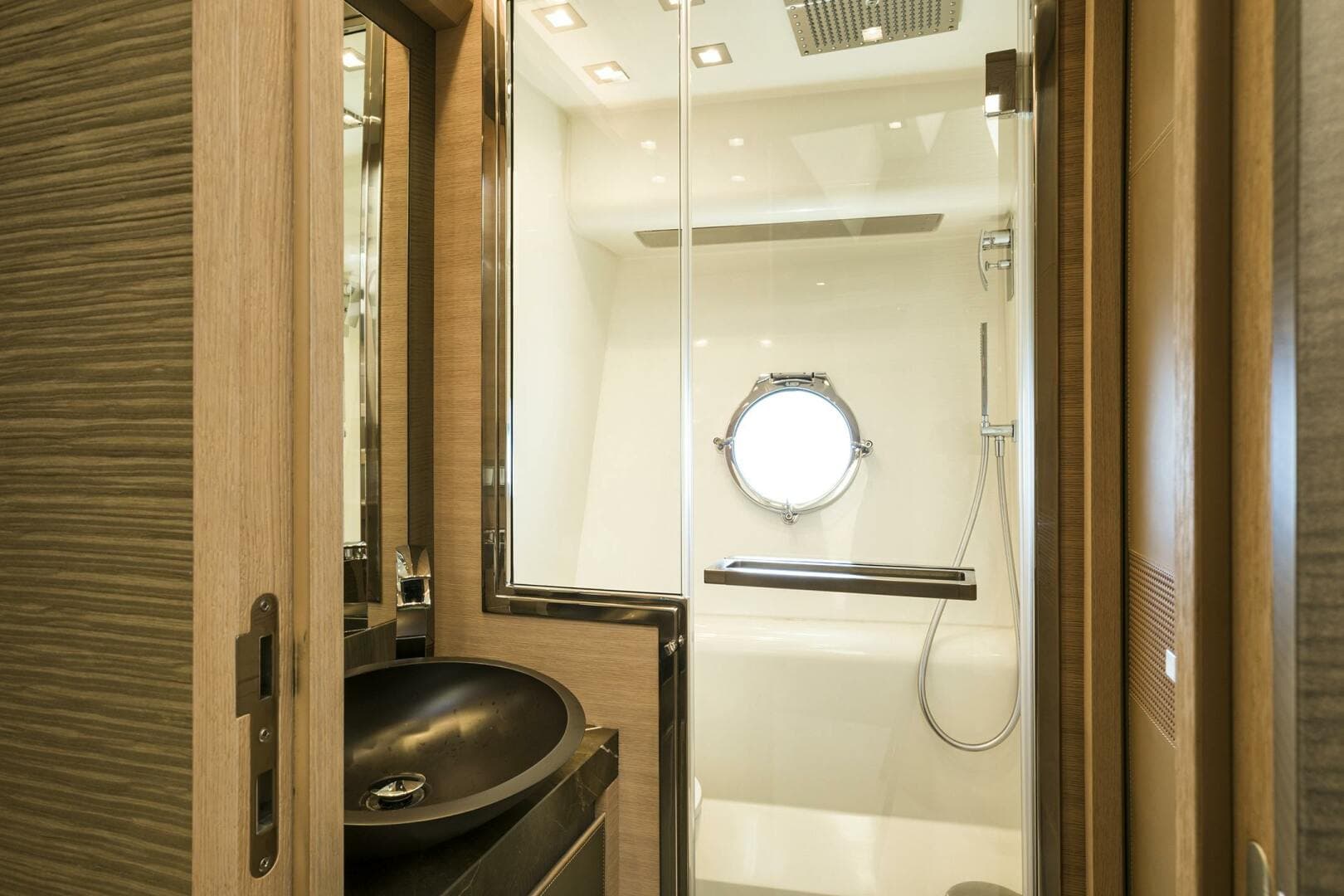 2016 Monte Carlo Yachts Custom — photo 23