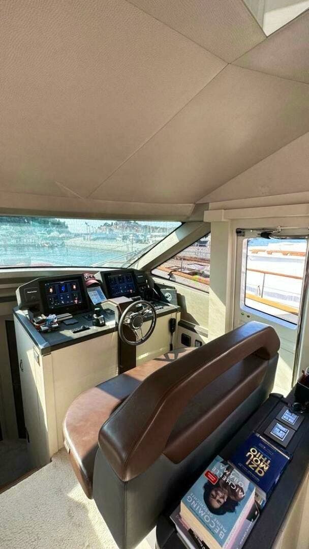 2014 Custom Mcy 65 — photo 11