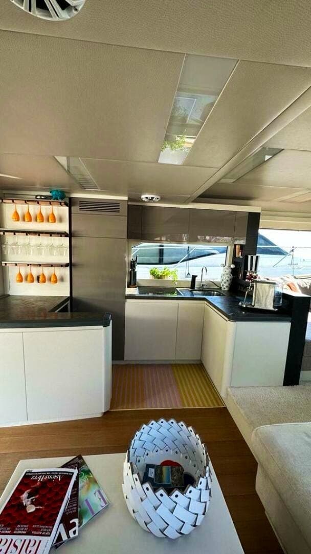 2014 Custom Mcy 65 — photo 9