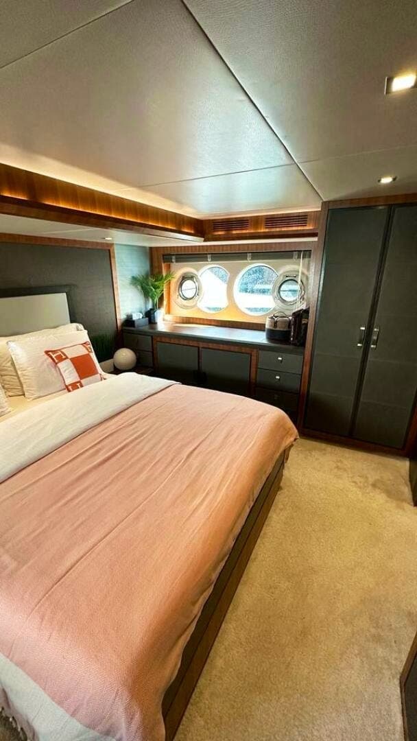 2014 Custom Mcy 65 — photo 19