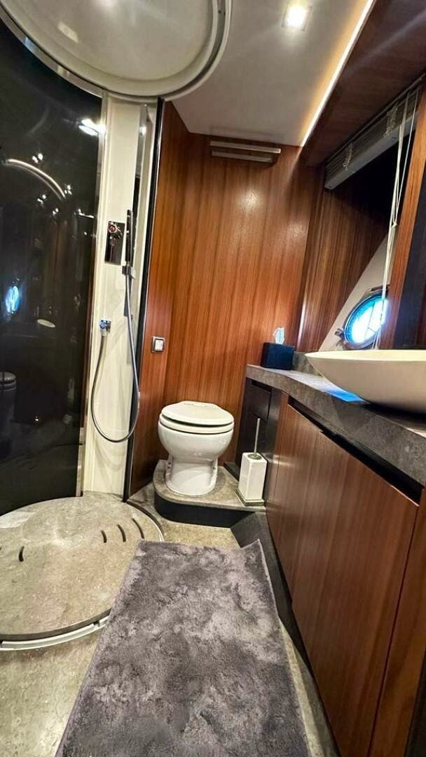 2014 Custom Mcy 65 — photo 22