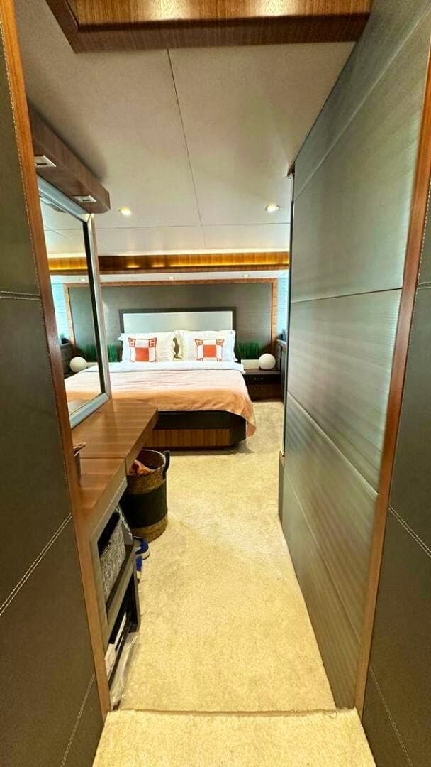 2014 Custom Mcy 65 — photo 16