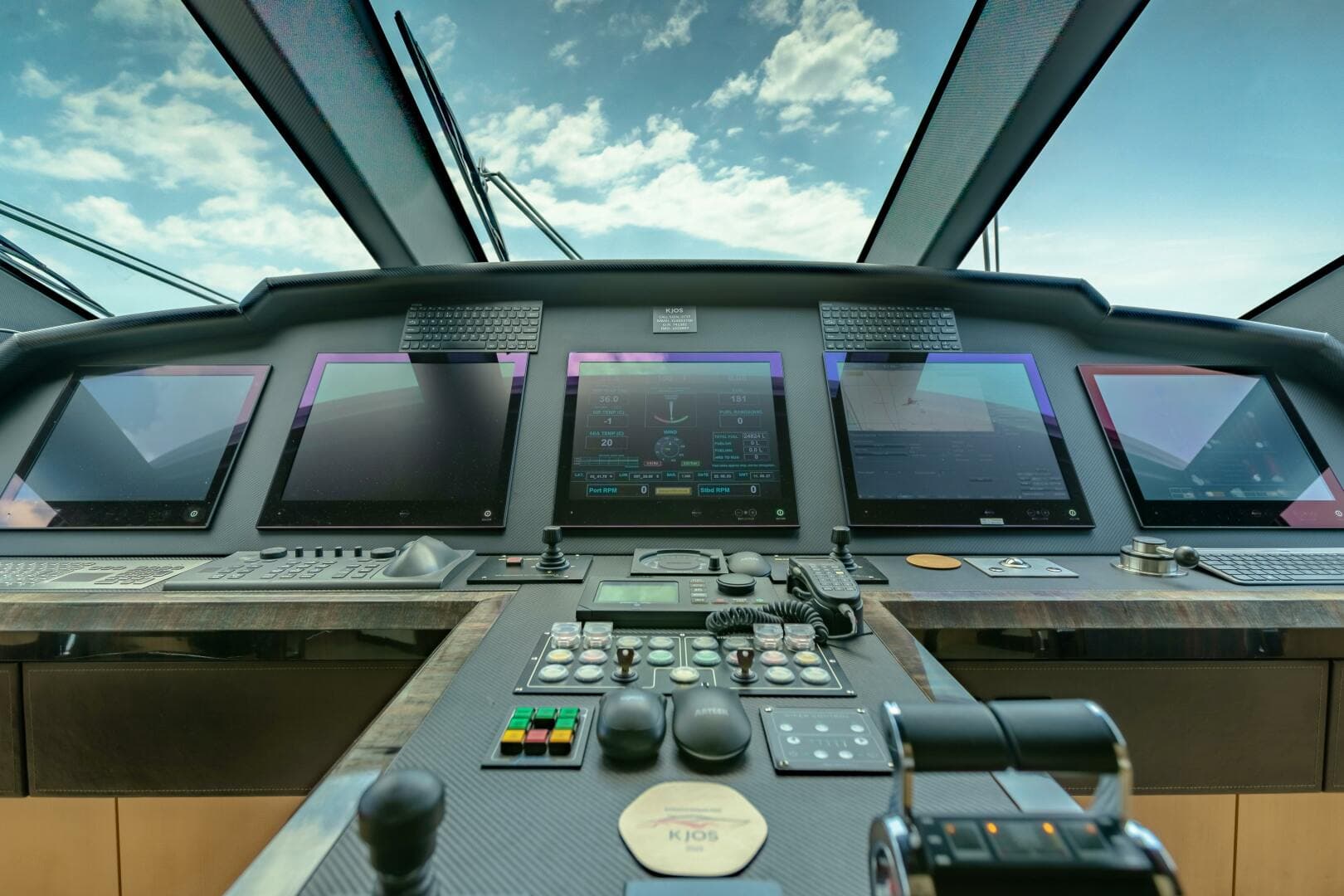 2009 Palmer Johnson 120 — photo 34