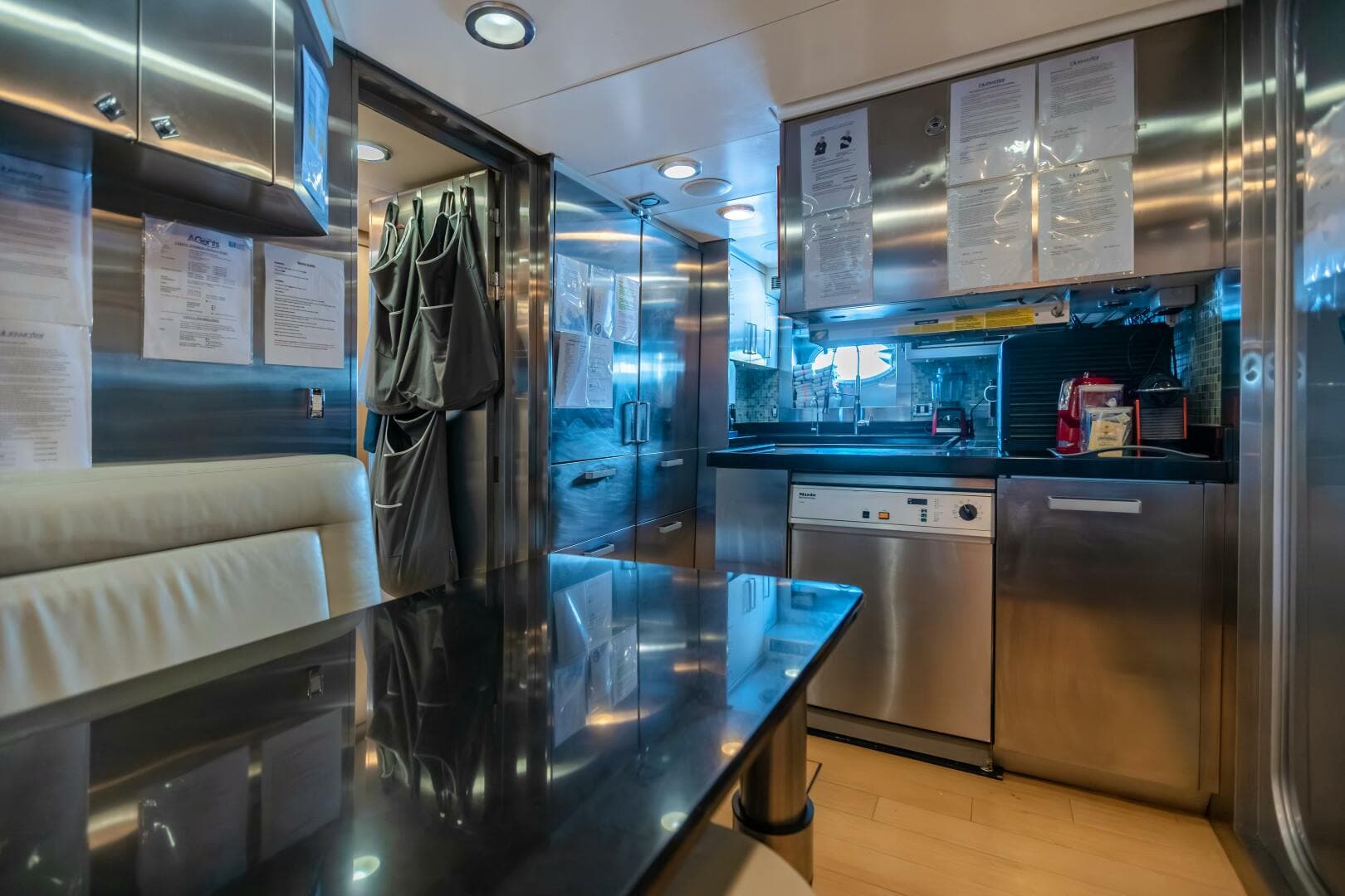 2009 Palmer Johnson 120 — photo 52