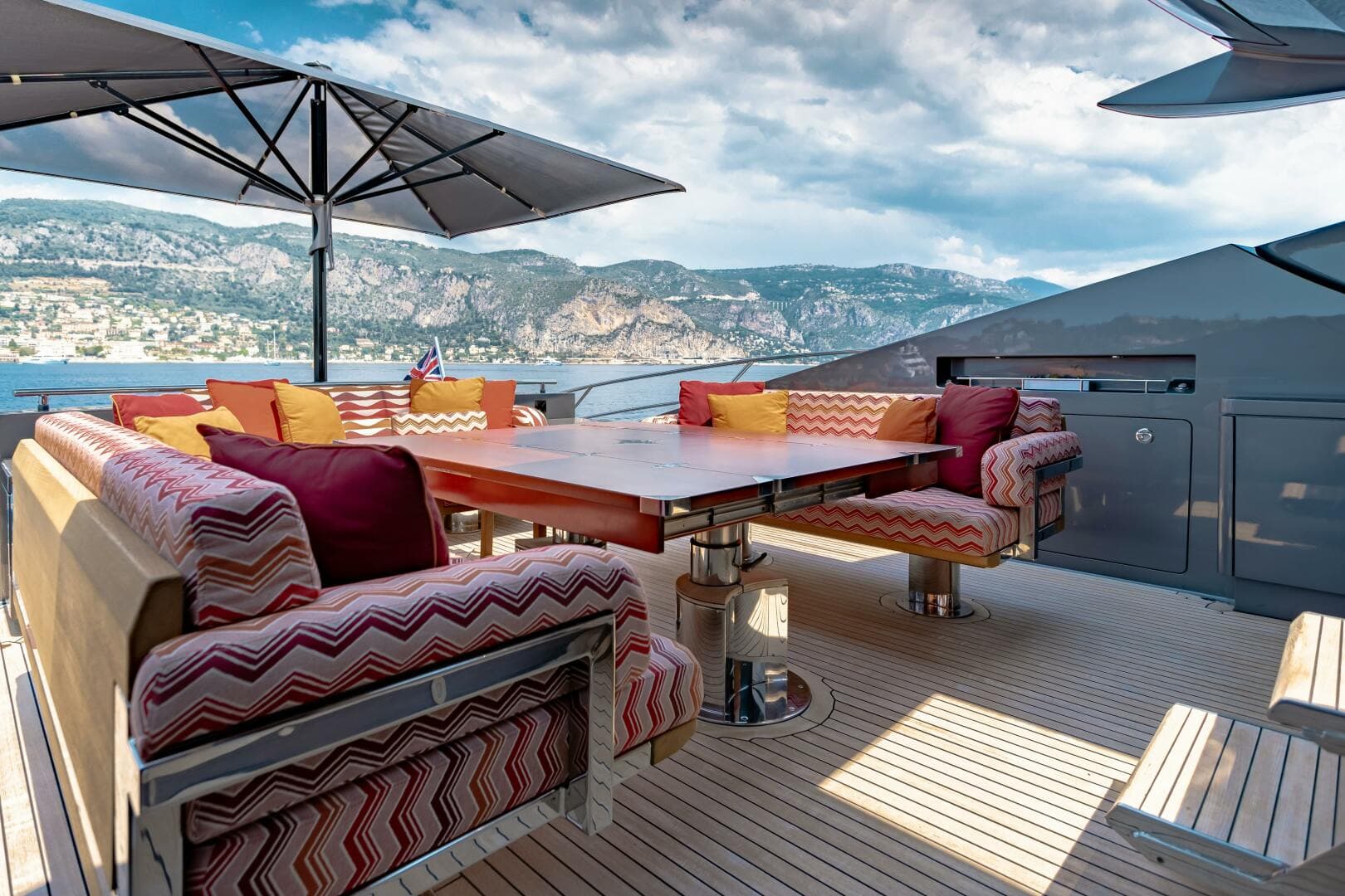 2009 Palmer Johnson 120 — photo 17