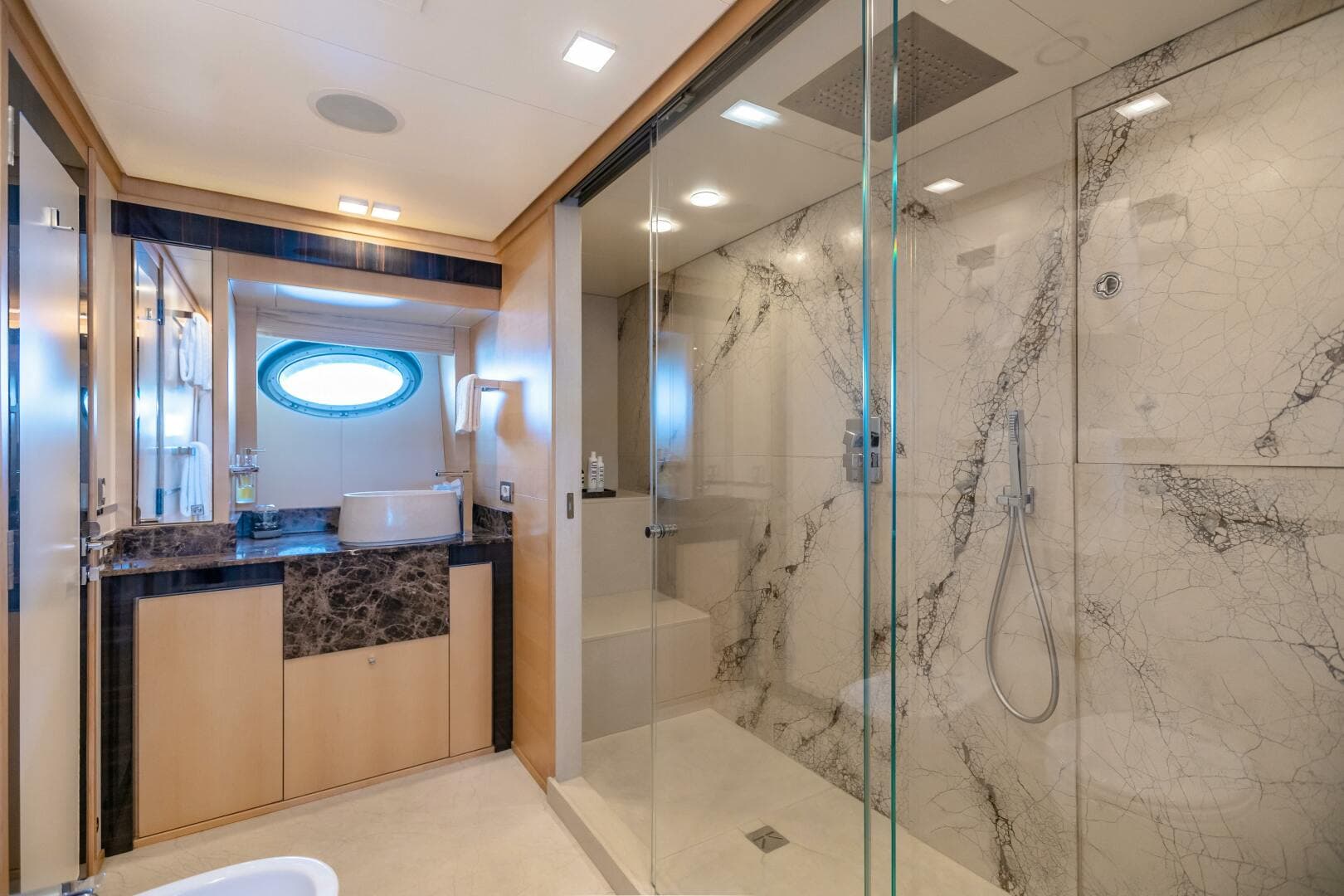 2009 Palmer Johnson 120 — photo 40