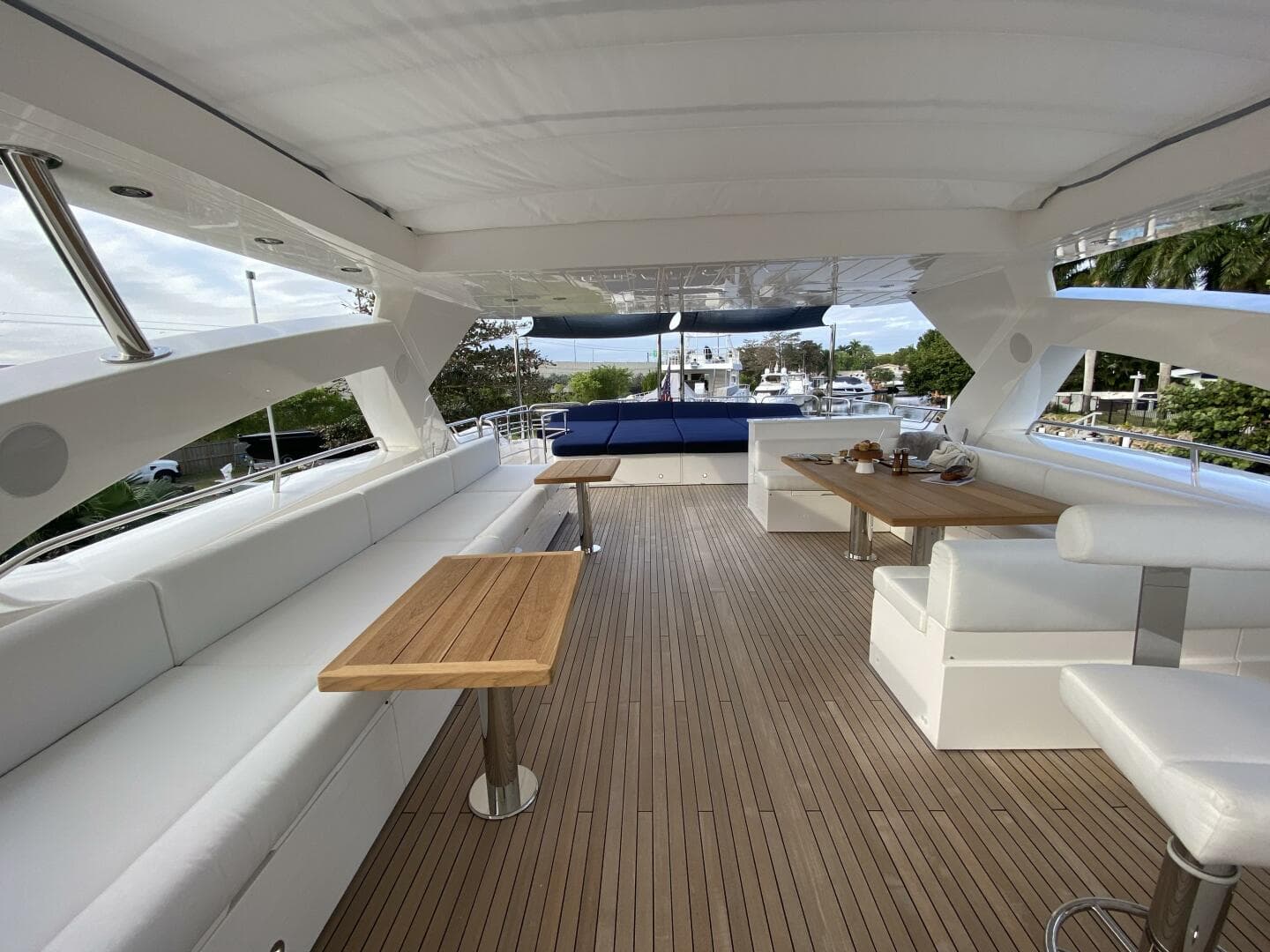 2011 Sunseeker 34M — photo 44
